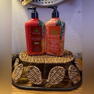 Hempz brand sweet pineapple and honey melon shampoo and conditioner duo